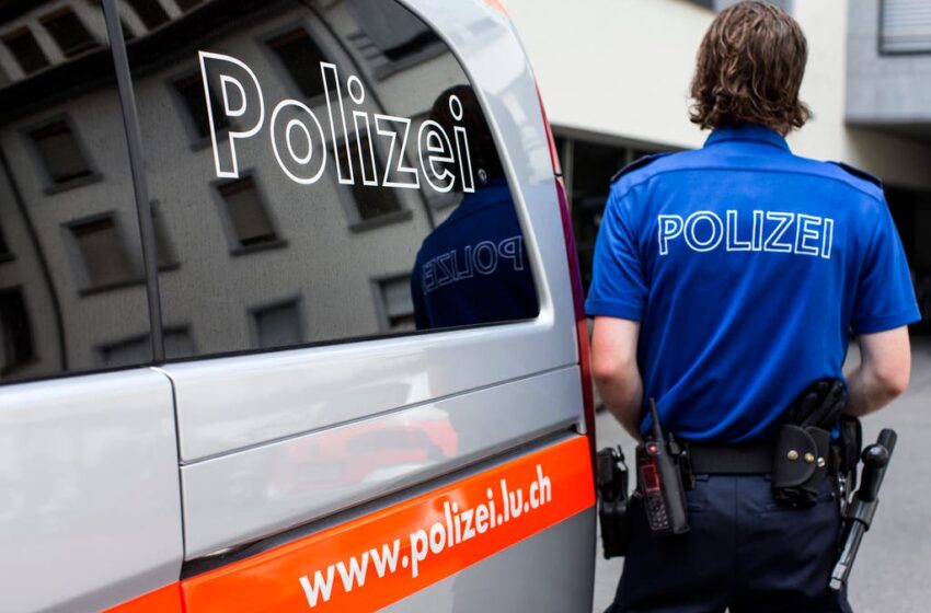  Polițiștii de frontieră au descoperit mai multe unelte furate dintr-un șantier din St.Moritz în mașina unui român
