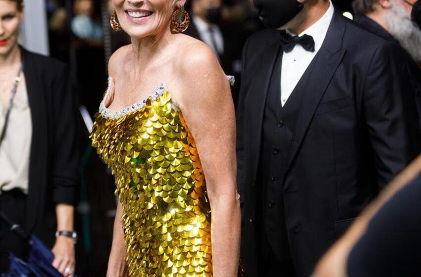  Actrița Sharon Stone, în vârstă de 63 de ani premiata pentru întreaga carieră la festivalul de film din Zürich